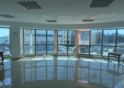Super immeuble bureautique de coin au lac 3 kram