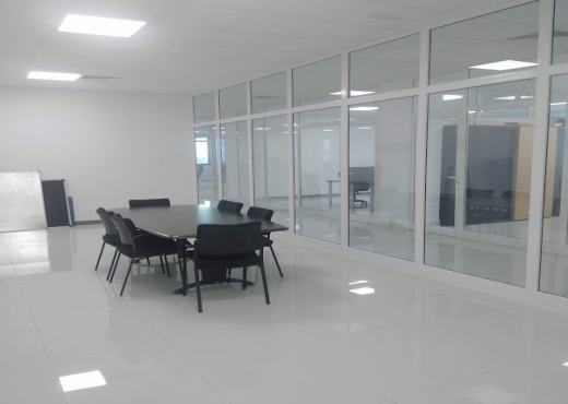 Super bureau 650 m² hs à charguia 2