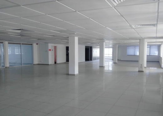 Super bureau 710 m² au lac 1 - Bien immobilier à {"id":23,"country_id":219,"name":"TUNIS","slug":"tunis"} - Darek Immobilière & Consulting