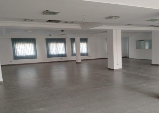 Super bureau 760 m² à Alain savary