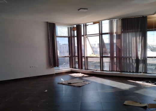 Bureau 130 m² bon standing à charguia 2